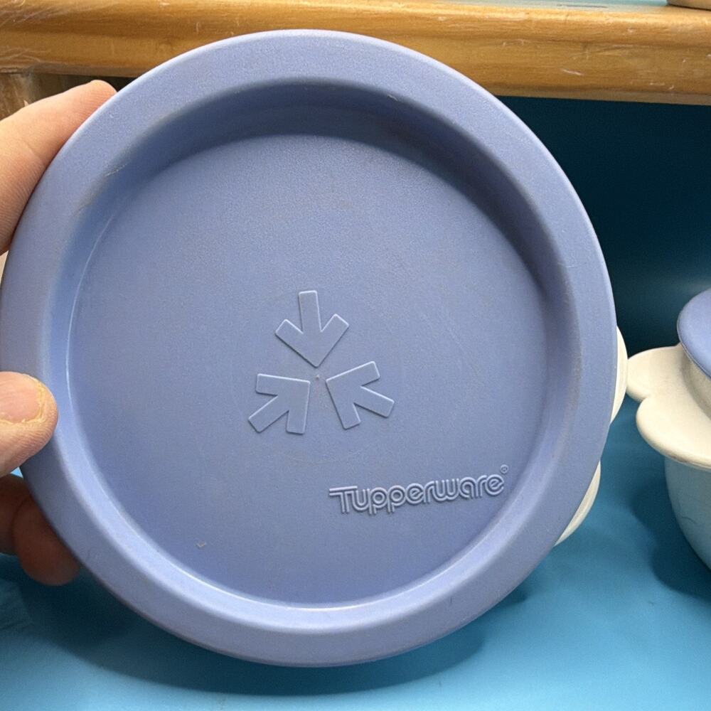 Tupperware 5pc Round Storage Container Set w/ Lids, 16 oz & 26 oz Christmas - Picture 5 of 10